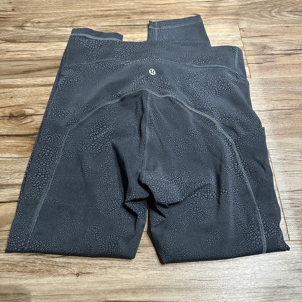 Lululemon power thru high rise tight 25”